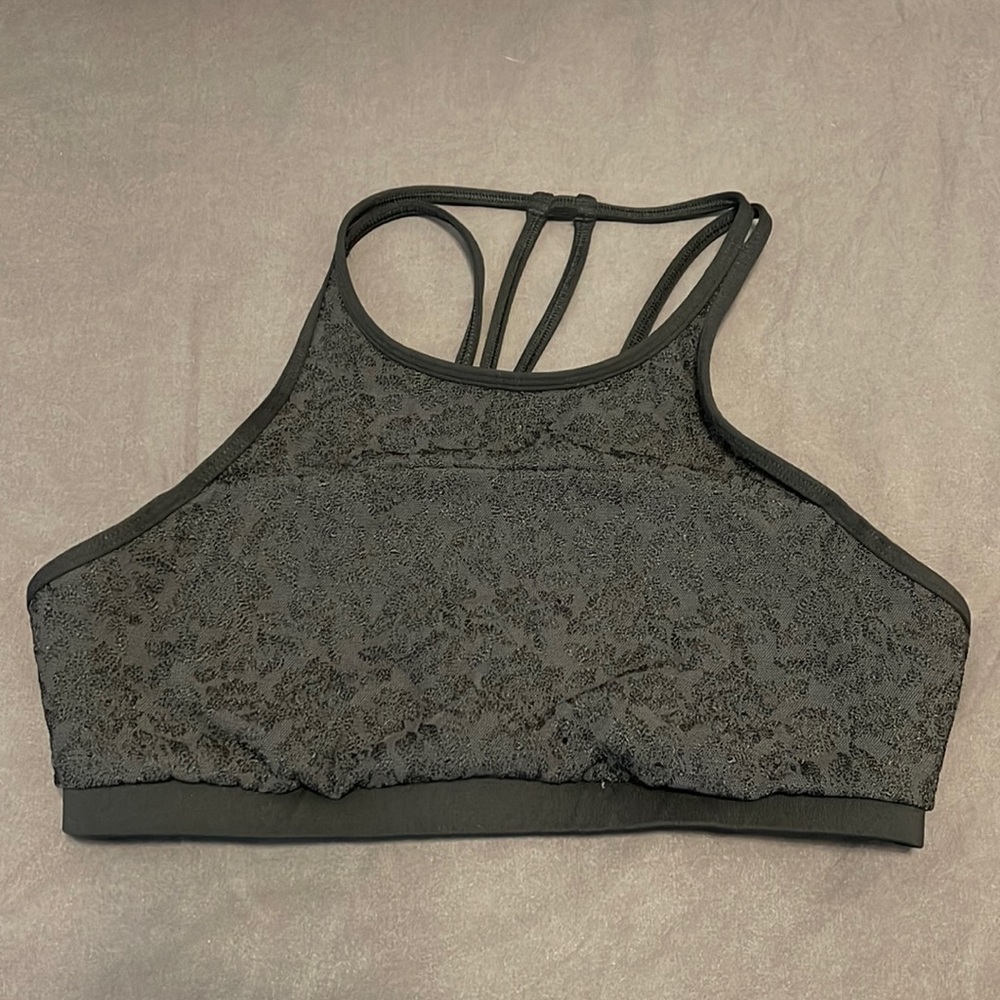 LuLulemon Sports Bra. Lace crisscross